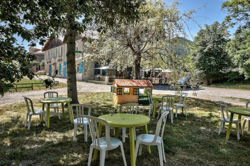 Auberge Du Marronnier Barrême Exterior foto